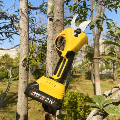 Cordless Tree Electric Pruning Shears 28MM Stainless Steel Garden Cutting 550W